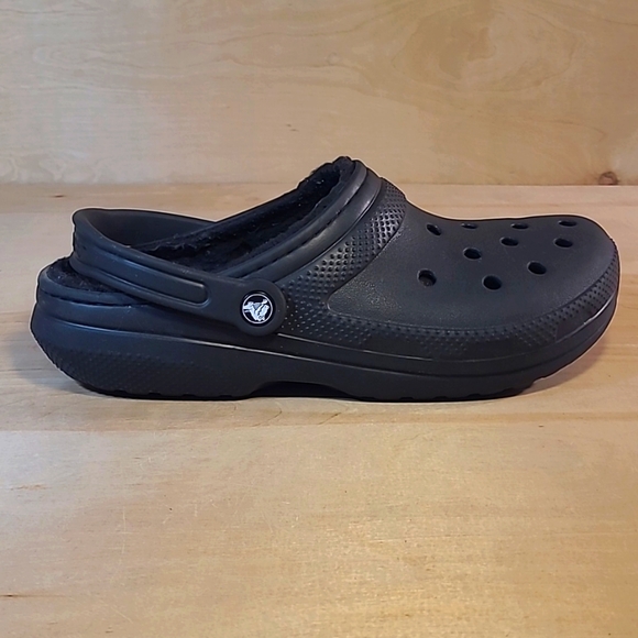 CROCS Other - Crocs Fur Lined Black Unisex Adult Clogs